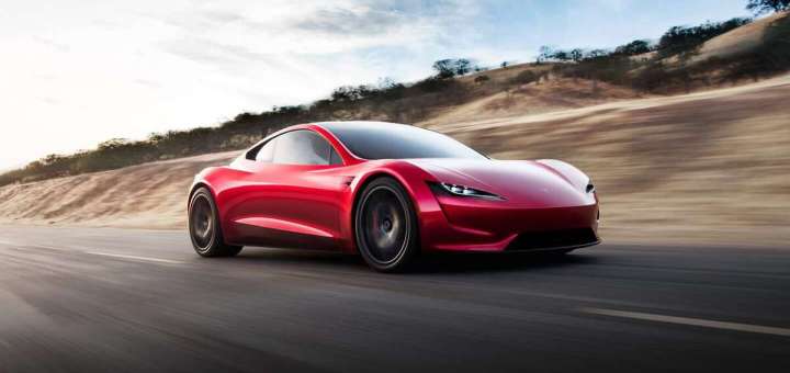 Elon Musk, Tesla Roadster’ı Yerin Üzerinde Uçurmayı Hedefliyor